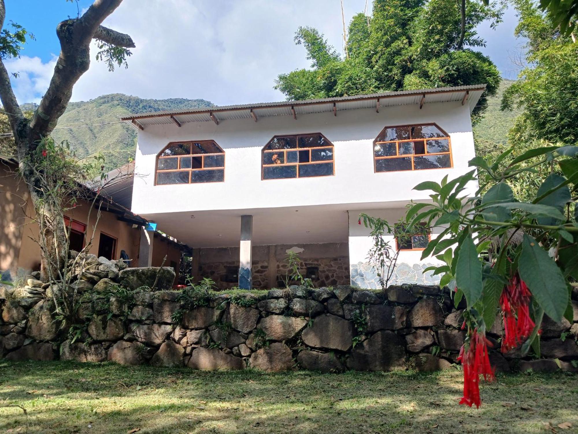 Lia B&B Lucmabamba Sahuayaco Extérieur photo