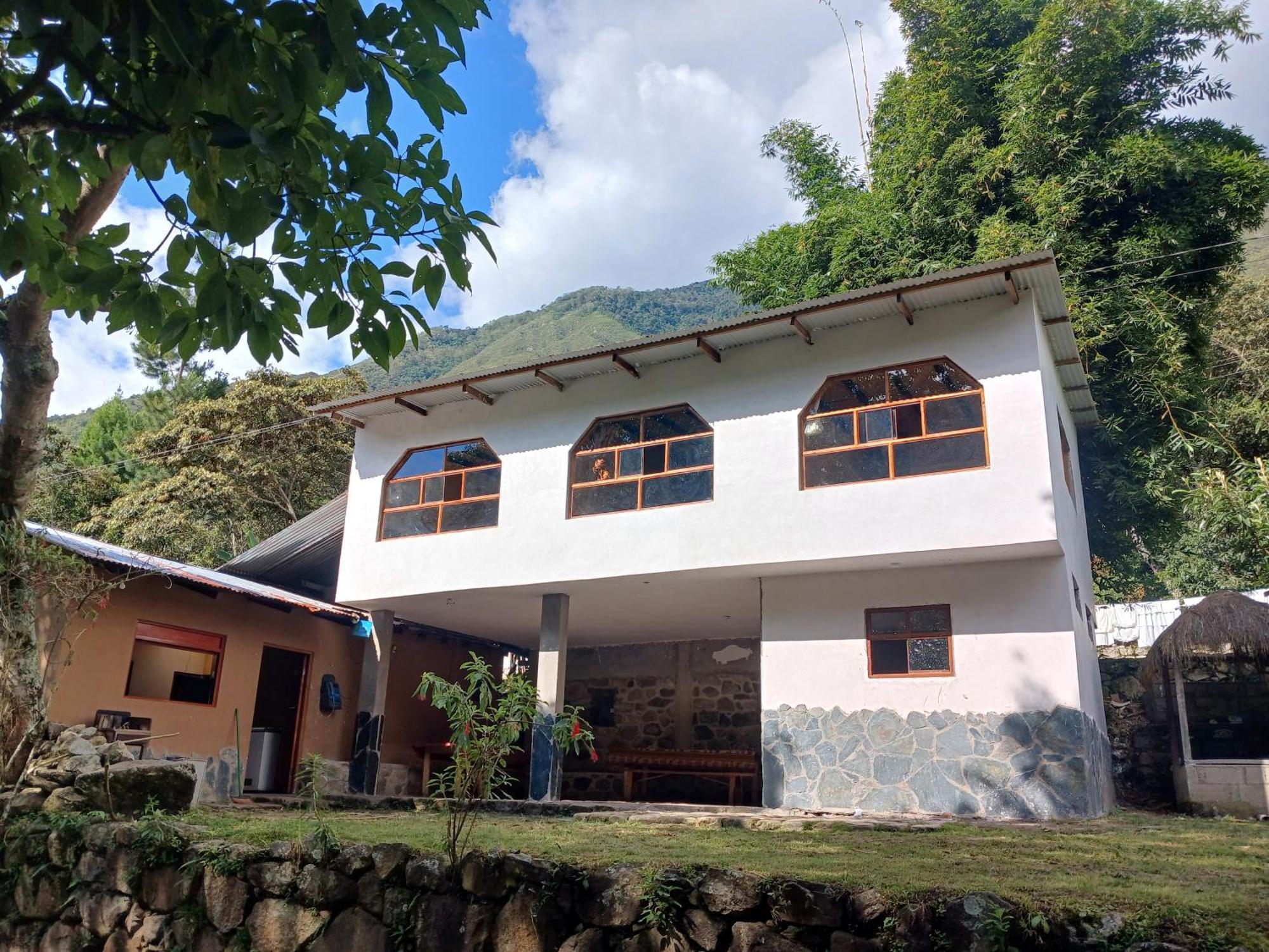 Lia B&B Lucmabamba Sahuayaco Extérieur photo
