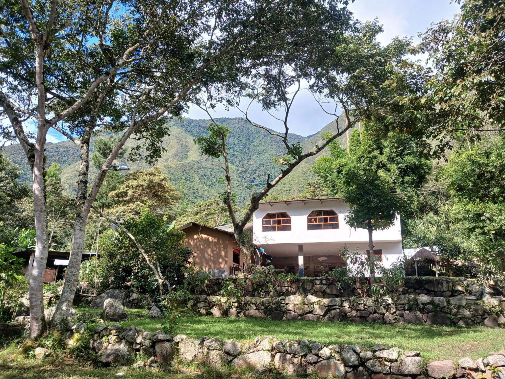 Lia B&B Lucmabamba Sahuayaco Extérieur photo